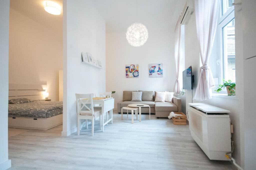 Cs3 Csanyi Apartment 부다페스트 외부 사진